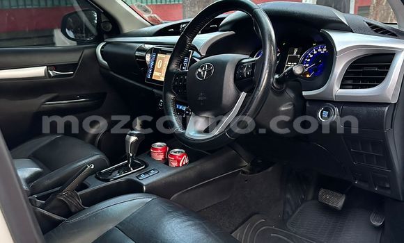 Comprar Novo Toyota Hilux Branco Carro em Maputo em Maputo Comprar Novo Toyota Hilux Branco Carro em Maputo em Maputo