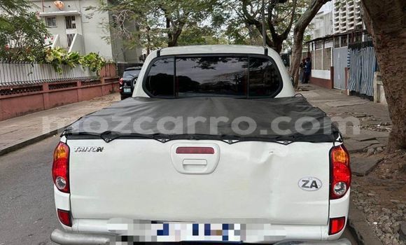Comprar Novo Mitsubishi Triton Branco Carro em Maputo em Maputo Comprar Novo Mitsubishi Triton Branco Carro em Maputo em Maputo