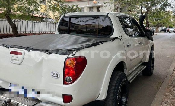 Comprar Novo Mitsubishi Triton Branco Carro em Maputo em Maputo Comprar Novo Mitsubishi Triton Branco Carro em Maputo em Maputo