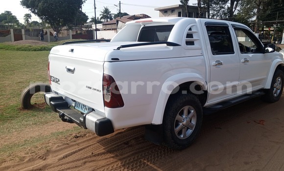 Comprar Usado Isuzu KB Branco Carro em Maputo em Maputo Comprar Usado Isuzu KB Branco Carro em Maputo em Maputo