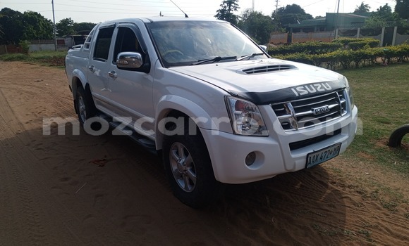 Comprar Usado Isuzu KB Branco Carro em Maputo em Maputo Comprar Usado Isuzu KB Branco Carro em Maputo em Maputo
