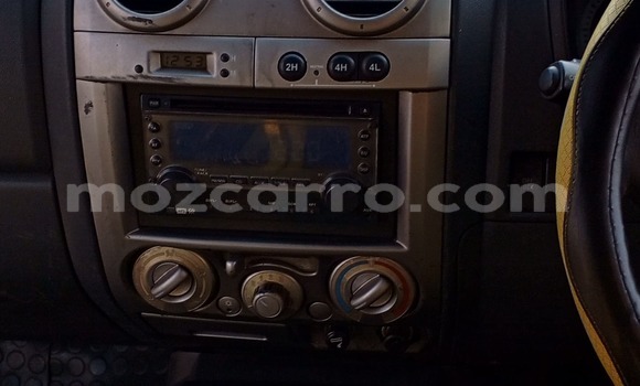 Comprar Usado Isuzu KB Branco Carro em Maputo em Maputo Comprar Usado Isuzu KB Branco Carro em Maputo em Maputo