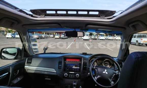 Comprar Usado Mitsubishi Pajero Preto Carro em Maputo em Maputo Comprar Usado Mitsubishi Pajero Preto Carro em Maputo em Maputo