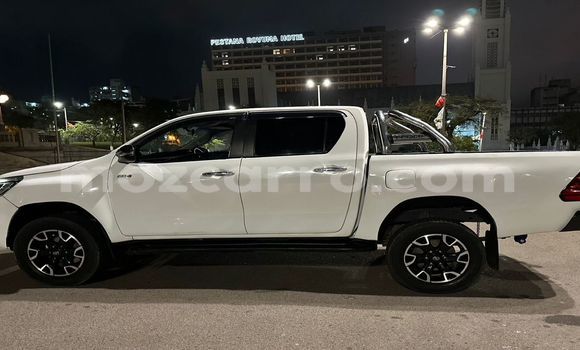 Comprar Novo Toyota Hilux Branco Carro em Maputo em Maputo Comprar Novo Toyota Hilux Branco Carro em Maputo em Maputo