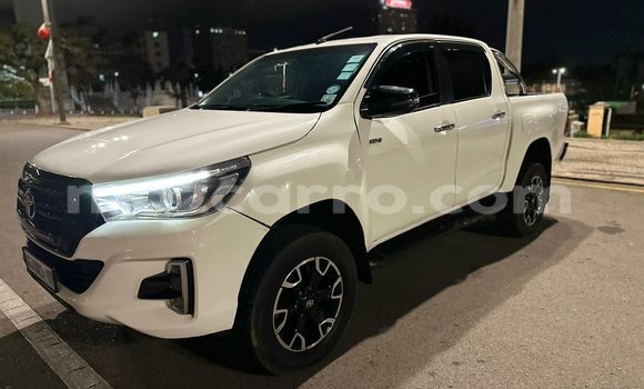 Comprar Usado Toyota Hiluxe Revo Branco Carro em Maputo em Maputo Comprar Usado Toyota Hiluxe Revo Branco Carro em Maputo em Maputo