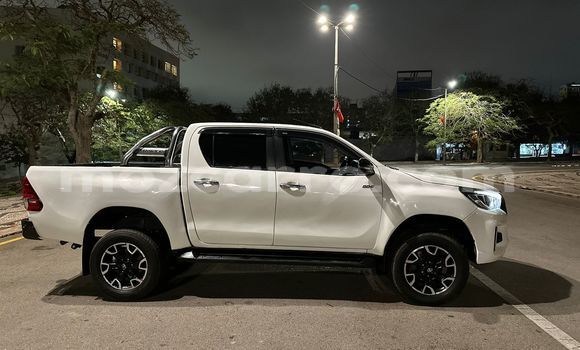 Comprar Usado Toyota Hiluxe Revo Branco Carro em Maputo em Maputo Comprar Usado Toyota Hiluxe Revo Branco Carro em Maputo em Maputo
