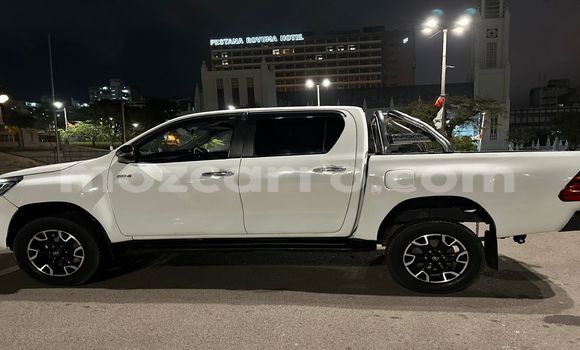 Comprar Usado Toyota Hiluxe Revo Branco Carro em Maputo em Maputo Comprar Usado Toyota Hiluxe Revo Branco Carro em Maputo em Maputo