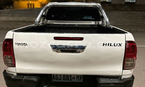 Comprar Usado Toyota Hiluxe Revo Branco Carro em Maputo em Maputo Comprar Usado Toyota Hiluxe Revo Branco Carro em Maputo em Maputo