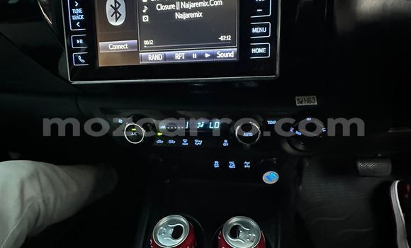 Comprar Usado Toyota Hiluxe Revo Branco Carro em Maputo em Maputo Comprar Usado Toyota Hiluxe Revo Branco Carro em Maputo em Maputo