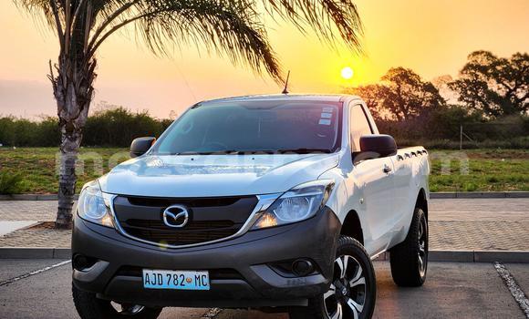 Comprar Usado Mazda BT-50 Branco Carro em Maputo em Maputo