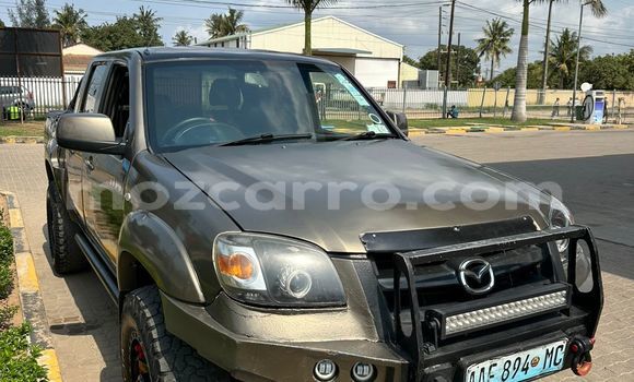 Nunua Ilio tumika Mazda BT-50 Brown Gari ndani ya Maputo nchini Maputo