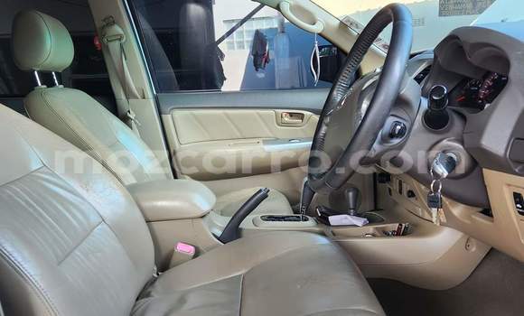 Nunua Ilio tumika Toyota Hilux Nyeupe Gari ndani ya Maputo nchini Maputo Nunua Ilio tumika Toyota Hilux Nyeupe Gari ndani ya Maputo nchini Maputo
