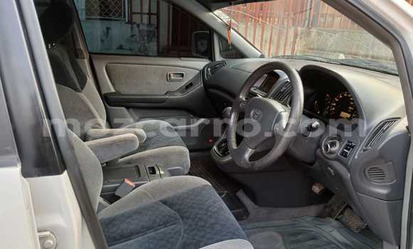 Nunua Ilio tumika Toyota Harrier Nyeupe Gari ndani ya Maputo nchini Maputo Nunua Ilio tumika Toyota Harrier Nyeupe Gari ndani ya Maputo nchini Maputo