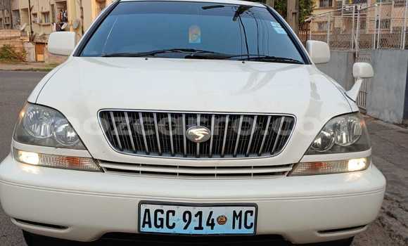 Nunua Ilio tumika Toyota Harrier Nyeupe Gari ndani ya Maputo nchini Maputo Nunua Ilio tumika Toyota Harrier Nyeupe Gari ndani ya Maputo nchini Maputo
