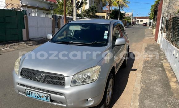 Comprar Usado Toyota RAV4 Prata Carro em Maputo em Maputo