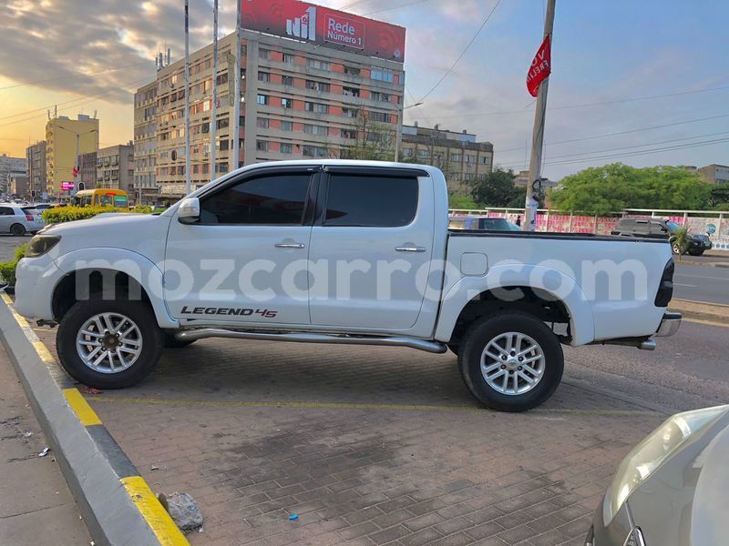 Big with watermark toyota hilux maputo maputo 30015