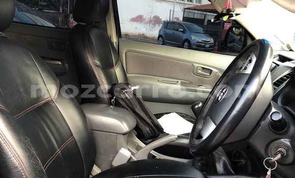 Comprar Novo Toyota Hilux Branco Carro em Maputo em Maputo Comprar Novo Toyota Hilux Branco Carro em Maputo em Maputo