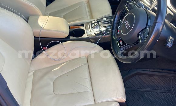 Nunua Ilio tumika Audi A4 Nyeusi Gari ndani ya Maputo nchini Maputo Nunua Ilio tumika Audi A4 Nyeusi Gari ndani ya Maputo nchini Maputo