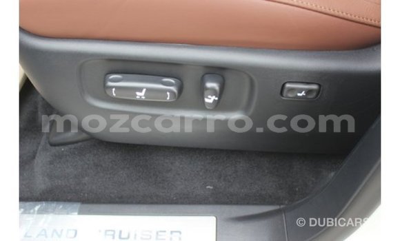 Nunua Imported Toyota Land Cruiser Nyeupe Gari ndani ya Import - Dubai nchini Cabo Delgado Nunua Imported Toyota Land Cruiser Nyeupe Gari ndani ya Import - Dubai nchini Cabo Delgado