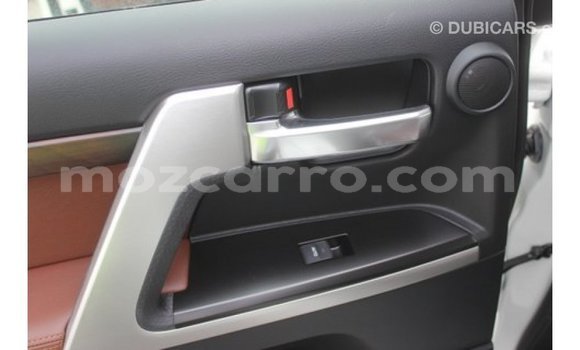 Nunua Imported Toyota Land Cruiser Nyeupe Gari ndani ya Import - Dubai nchini Cabo Delgado Nunua Imported Toyota Land Cruiser Nyeupe Gari ndani ya Import - Dubai nchini Cabo Delgado