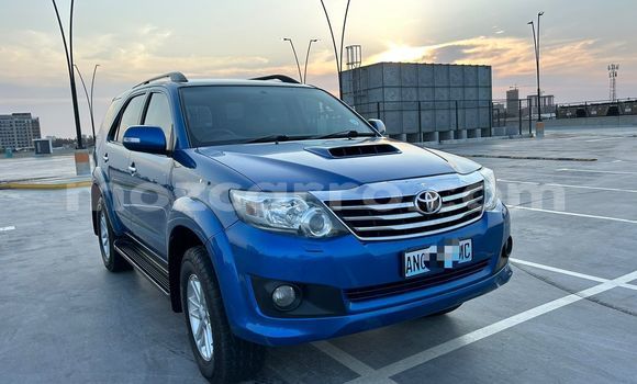 Comprar Usado Toyota Fortuner Azul Carro em Maputo em Maputo