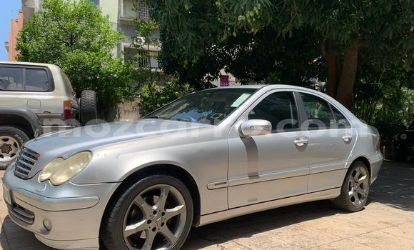 Tenga Tsaru Mercedes-Benz C-Classe Sirivha Mota in Maputo in Maputo Tenga Tsaru Mercedes-Benz C-Classe Sirivha Mota in Maputo in Maputo