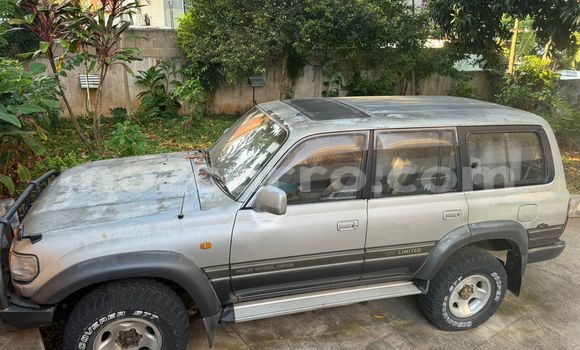 Buy Used Toyota Land Cruiser Silver Car in Maputo in Maputo Buy Used Toyota Land Cruiser Silver Car in Maputo in Maputo