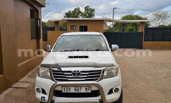 Comprar Usado Toyota Hilux Branco Carro em Maputo em Maputo Comprar Usado Toyota Hilux Branco Carro em Maputo em Maputo