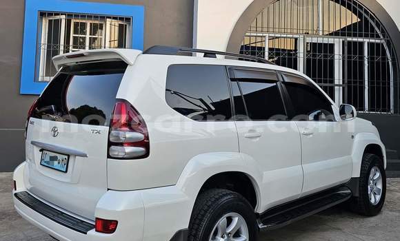 Buy Used Toyota Land Cruiser Prado White Car in Maputo in Maputo Buy Used Toyota Land Cruiser Prado White Car in Maputo in Maputo