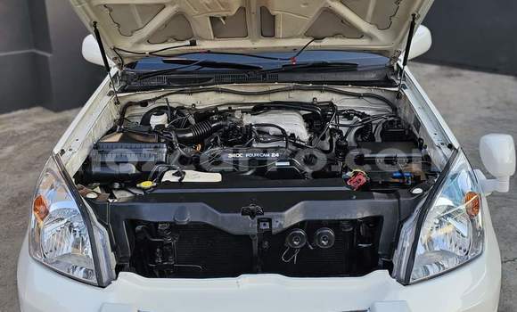 Buy Used Toyota Land Cruiser Prado White Car in Maputo in Maputo Buy Used Toyota Land Cruiser Prado White Car in Maputo in Maputo