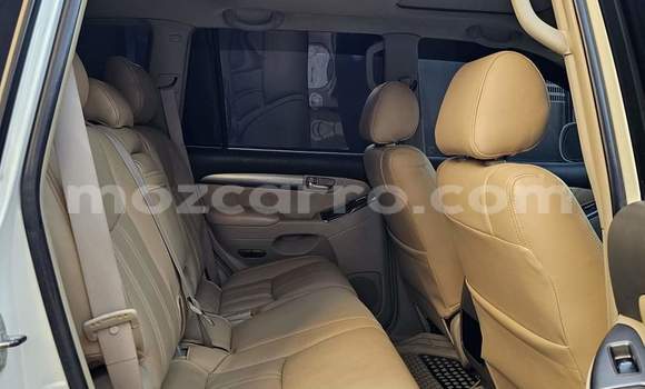 Buy Used Toyota Land Cruiser Prado White Car in Maputo in Maputo Buy Used Toyota Land Cruiser Prado White Car in Maputo in Maputo