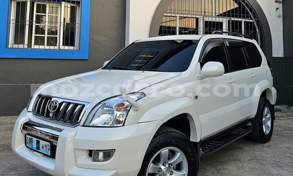 Buy Used Toyota Land Cruiser Prado White Car in Maputo in Maputo Buy Used Toyota Land Cruiser Prado White Car in Maputo in Maputo