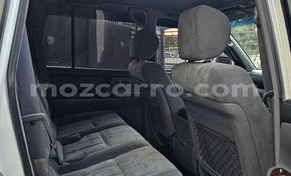 Comprar Usado Toyota Land Cruiser Branco Carro em Maputo em Maputo Comprar Usado Toyota Land Cruiser Branco Carro em Maputo em Maputo