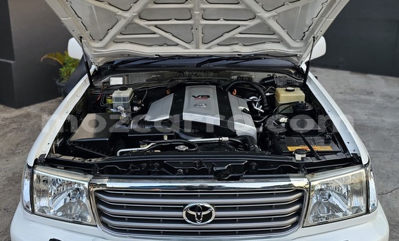 Nunua Ilio tumika Toyota Land Cruiser Nyeupe Gari ndani ya Maputo nchini Maputo Nunua Ilio tumika Toyota Land Cruiser Nyeupe Gari ndani ya Maputo nchini Maputo