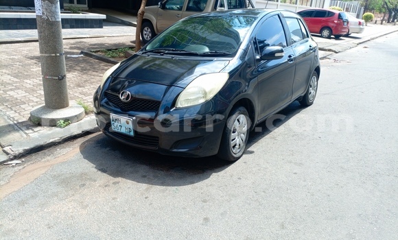 Comprar Usado Toyota Vitz Preto Carro em Maputo em Maputo
