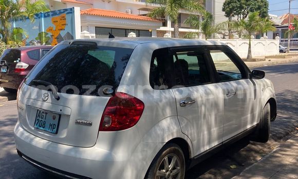 Nunua Ilio tumika Mazda Verisa Nyeupe Gari ndani ya Maputo nchini Maputo Nunua Ilio tumika Mazda Verisa Nyeupe Gari ndani ya Maputo nchini Maputo