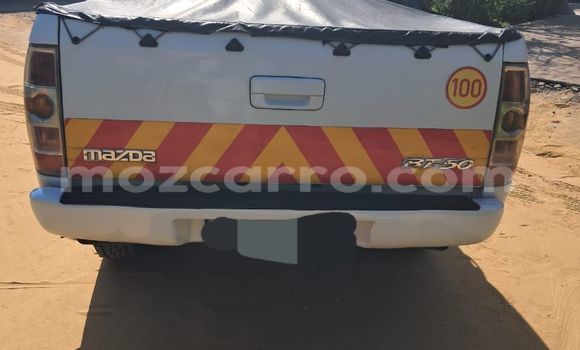 Nunua Ilio tumika Mazda BT-50 Nyeupe Gari ndani ya Maputo nchini Maputo Nunua Ilio tumika Mazda BT-50 Nyeupe Gari ndani ya Maputo nchini Maputo