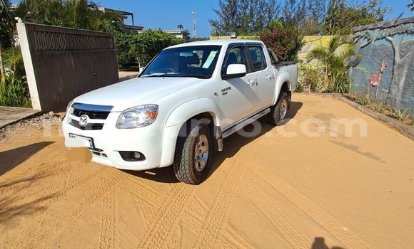 Nunua Ilio tumika Mazda BT-50 Nyeupe Gari ndani ya Maputo nchini Maputo Nunua Ilio tumika Mazda BT-50 Nyeupe Gari ndani ya Maputo nchini Maputo