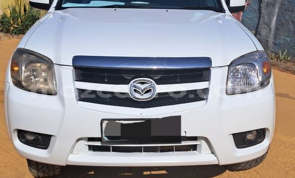 Nunua Ilio tumika Mazda BT-50 Nyeupe Gari ndani ya Maputo nchini Maputo Nunua Ilio tumika Mazda BT-50 Nyeupe Gari ndani ya Maputo nchini Maputo