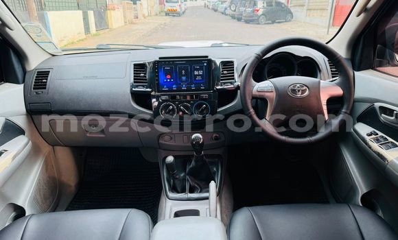 Buy Used Toyota Hilux White Car in Maputo in Maputo Buy Used Toyota Hilux White Car in Maputo in Maputo