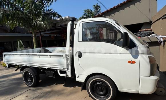 Comprar Usado Hyundai H1 Branco Carro em Maputo em Maputo Comprar Usado Hyundai H1 Branco Carro em Maputo em Maputo