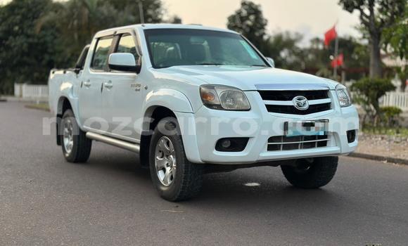 Comprar Usado Mazda BT-50 Branco Carro em Maputo em Maputo