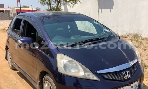 Comprar Usado Honda Fit Azul Carro em Maputo em Maputo