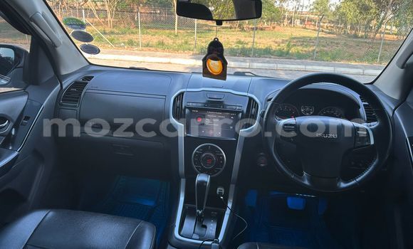 Comprar Usado Isuzu D-MAX Branco Carro em Maputo em Maputo Comprar Usado Isuzu D-MAX Branco Carro em Maputo em Maputo