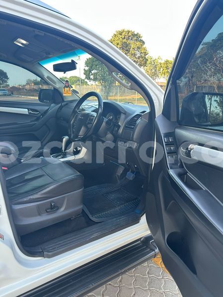 Big with watermark isuzu d max maputo maputo 30118