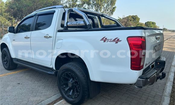 Comprar Usado Isuzu D-MAX Branco Carro em Maputo em Maputo Comprar Usado Isuzu D-MAX Branco Carro em Maputo em Maputo