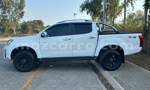 Comprar Usado Isuzu D-MAX Branco Carro em Maputo em Maputo Comprar Usado Isuzu D-MAX Branco Carro em Maputo em Maputo