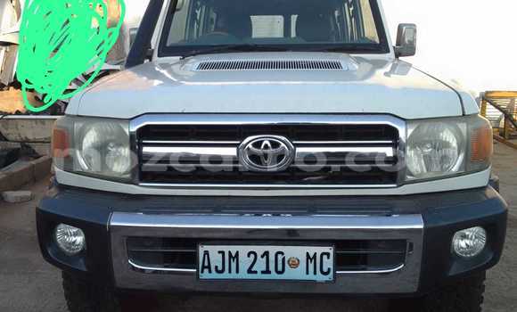 Comprar Usado Toyota Land Cruiser Branco Carro em Maputo em Maputo
