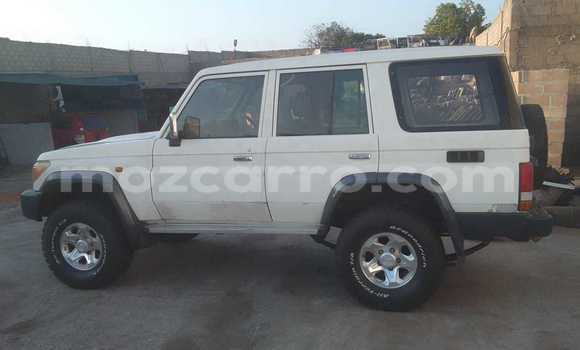 Tenga Tsaru Toyota Land Cruiser Chena Mota in Maputo in Maputo Tenga Tsaru Toyota Land Cruiser Chena Mota in Maputo in Maputo