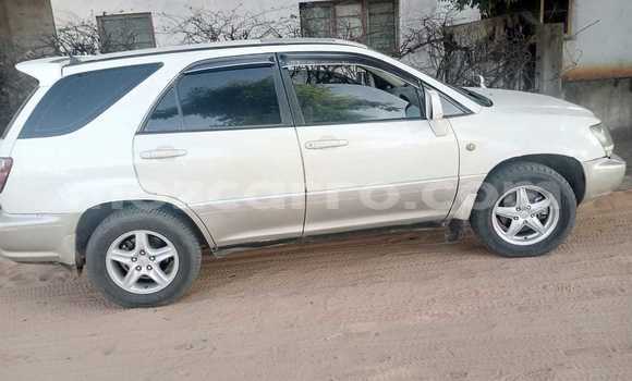 Buy Used Toyota Harrier White Car in Maputo in Maputo Buy Used Toyota Harrier White Car in Maputo in Maputo